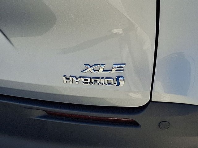 2024 Toyota Sienna XLE 8 Passenger