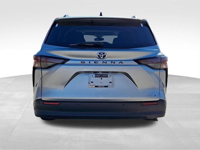 2024 Toyota Sienna XLE 8 Passenger