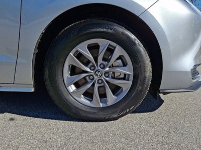 2024 Toyota Sienna XLE 8 Passenger