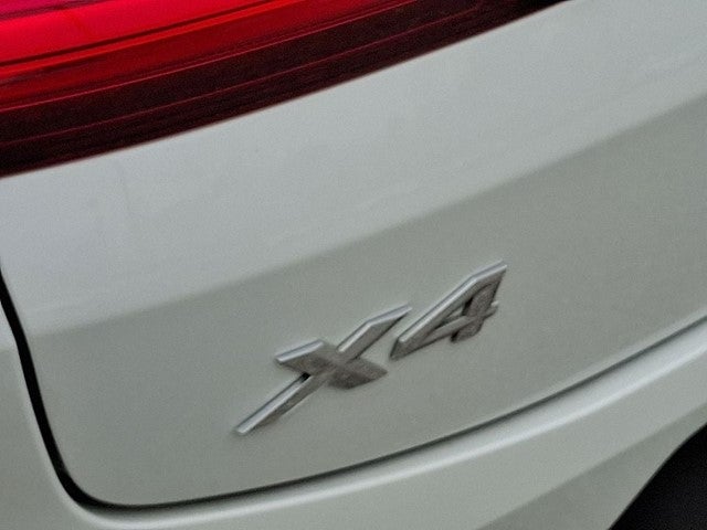 2023 BMW X4 xDrive30i