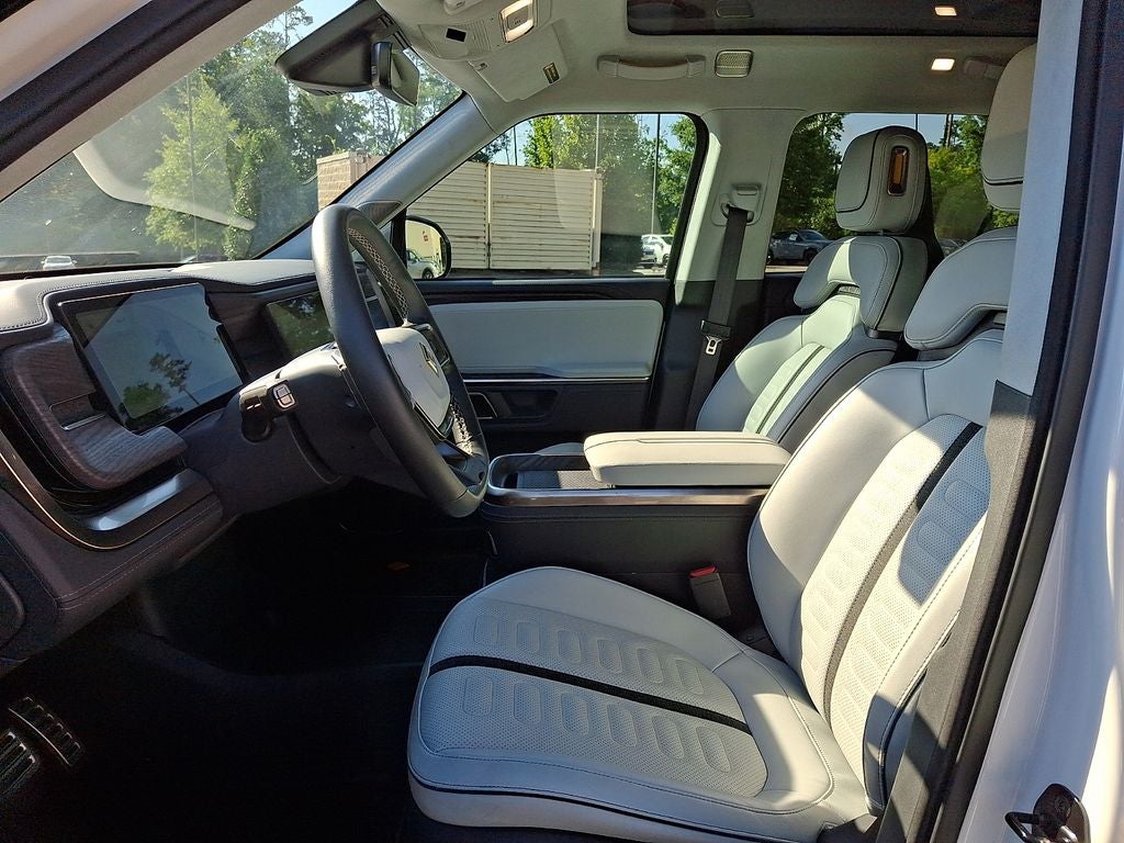 2023 Rivian R1S Adventure