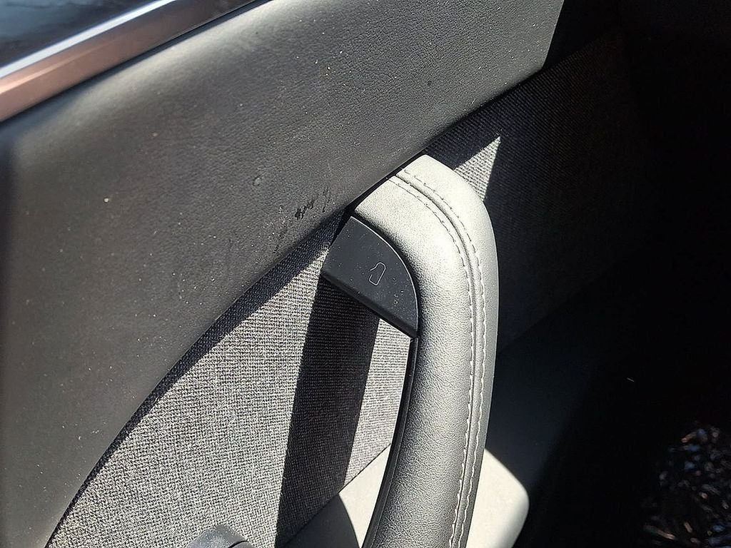 2022 Tesla Model X Base