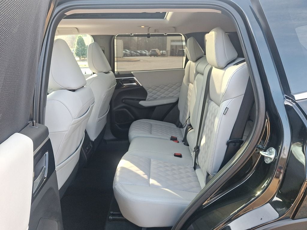 2024 Mitsubishi Outlander Base