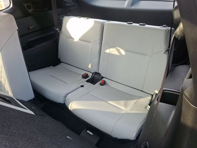 2024 Mitsubishi Outlander Base