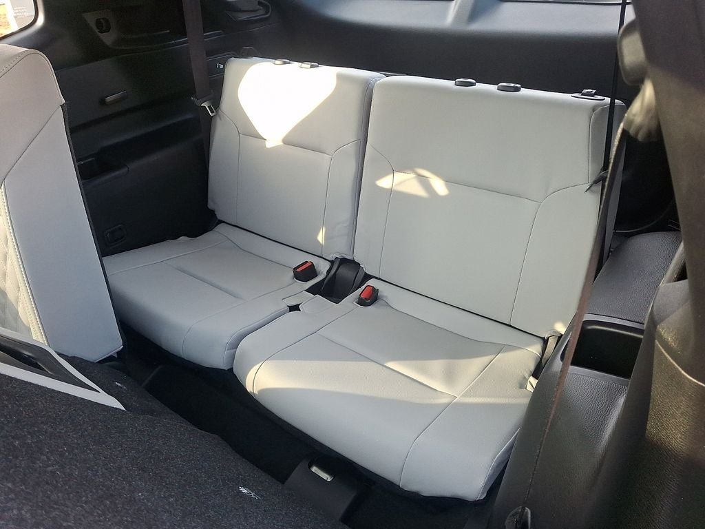 2024 Mitsubishi Outlander Base