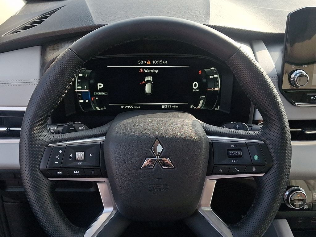 2024 Mitsubishi Outlander Base