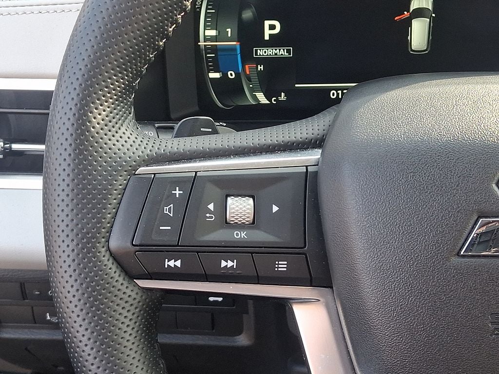 2024 Mitsubishi Outlander Base