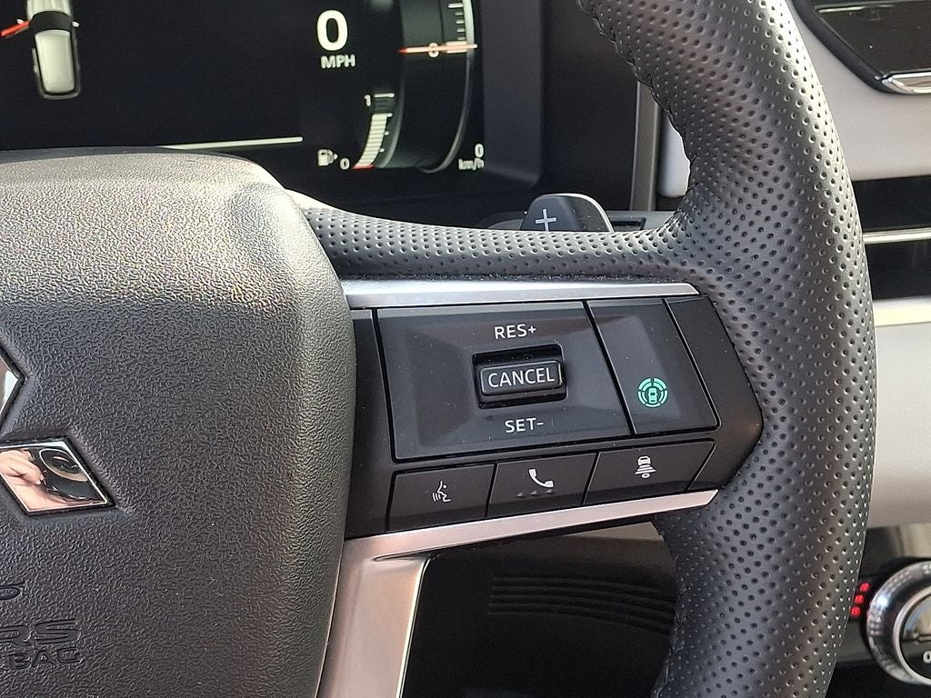 2024 Mitsubishi Outlander Base