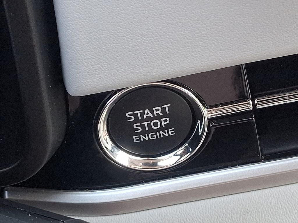 2024 Mitsubishi Outlander Base