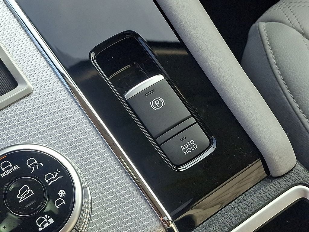 2024 Mitsubishi Outlander Base