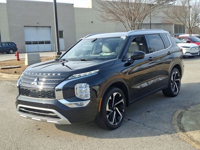 2024 Mitsubishi Outlander Base