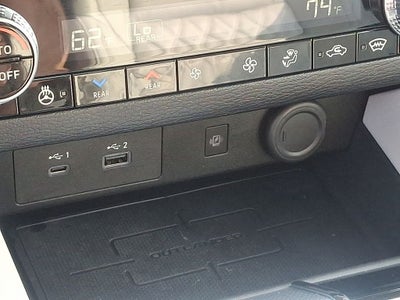 2024 Mitsubishi Outlander Base