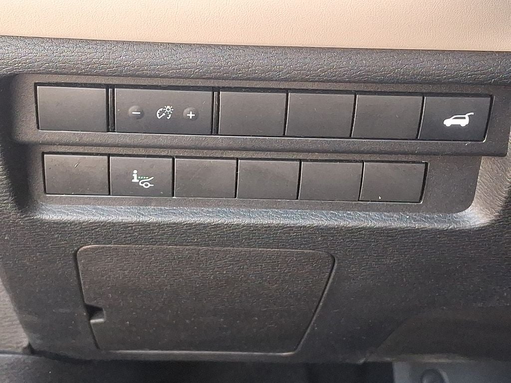 2024 Mitsubishi Outlander Base