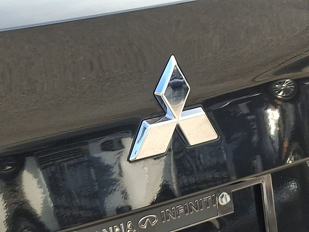 2024 Mitsubishi Outlander Base