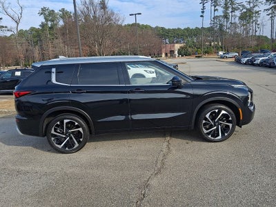 2024 Mitsubishi Outlander Base