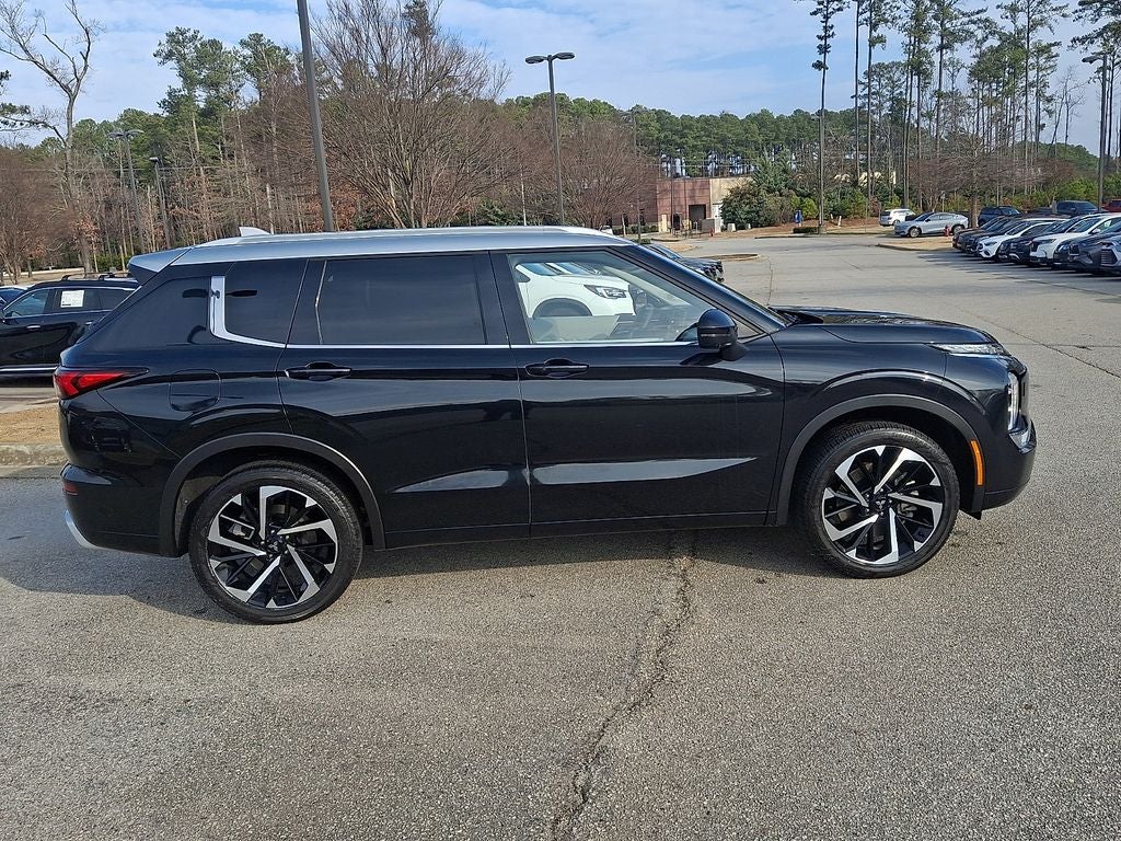 2024 Mitsubishi Outlander Base