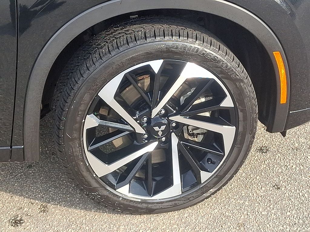 2024 Mitsubishi Outlander Base