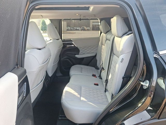 2024 Mitsubishi Outlander Base