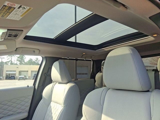 2024 Mitsubishi Outlander Base