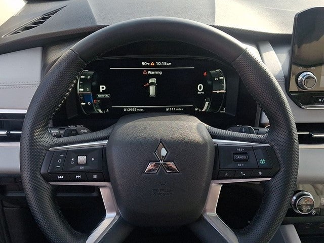 2024 Mitsubishi Outlander Base