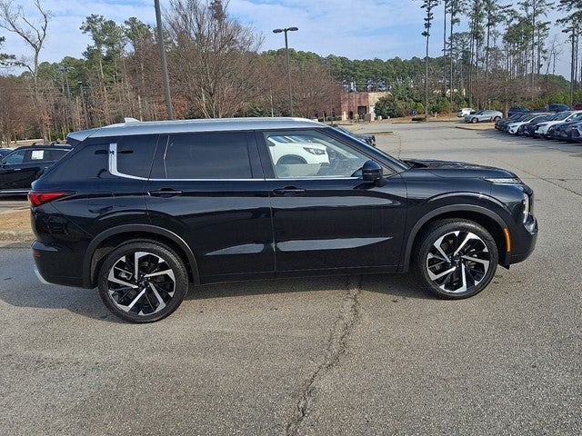 2024 Mitsubishi Outlander Base