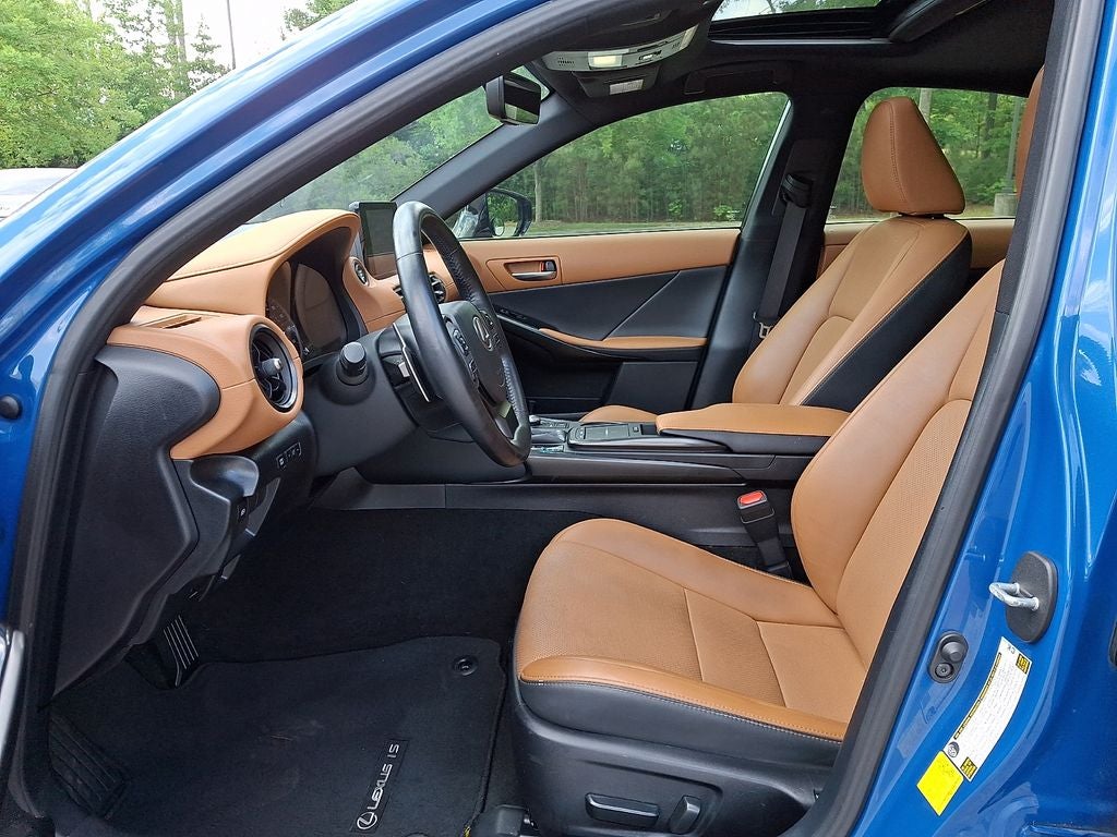 2023 Lexus IS 300