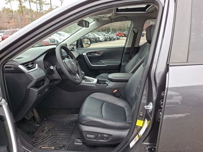 2019 Toyota RAV4 XLE Premium