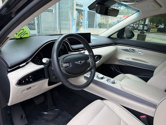 2023 Genesis GV70 2.5T