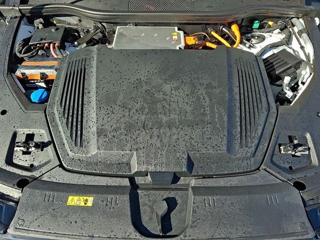 2024 Audi Q8 e-tron Premium Plus quattro