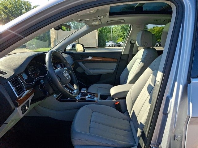 2024 Audi Q5 40 Premium quattro