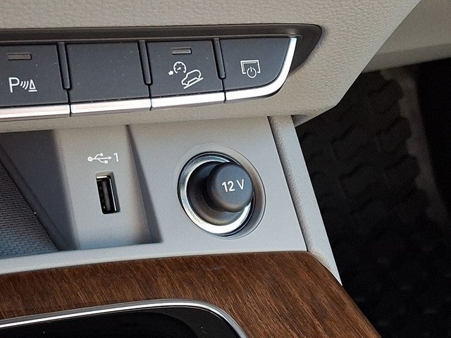 2024 Audi Q5 40 Premium quattro