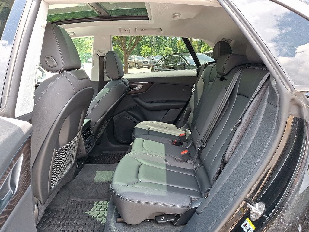 2022 Audi Q8 55 Premium quattro