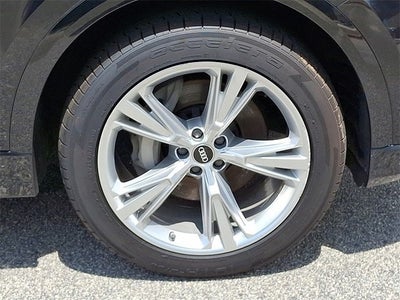 2022 Audi Q8 55 Premium quattro