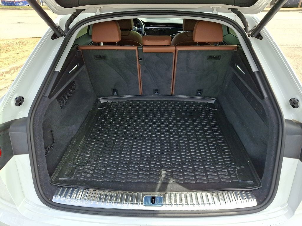 2022 Audi Q8 55 Premium Plus quattro