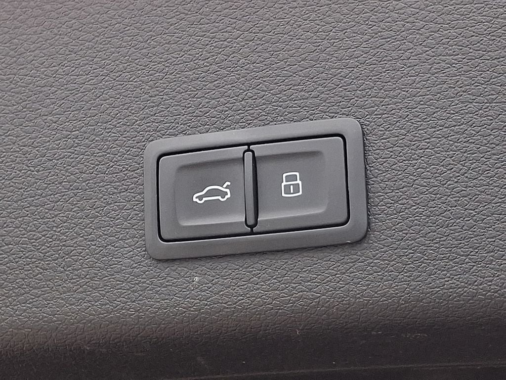 2022 Audi e-tron Premium Plus quattro