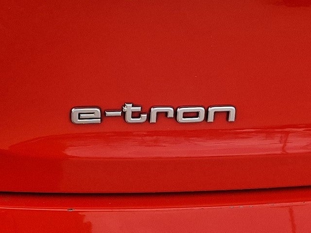 2022 Audi e-tron Premium Plus quattro
