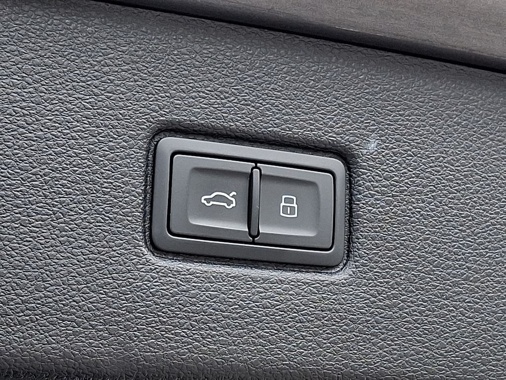 2023 Audi Q7 55 Prestige quattro