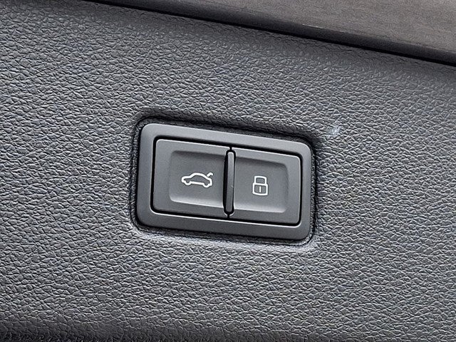 2023 Audi Q7 55 Prestige quattro