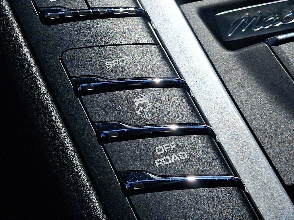 2020 Porsche Macan Base