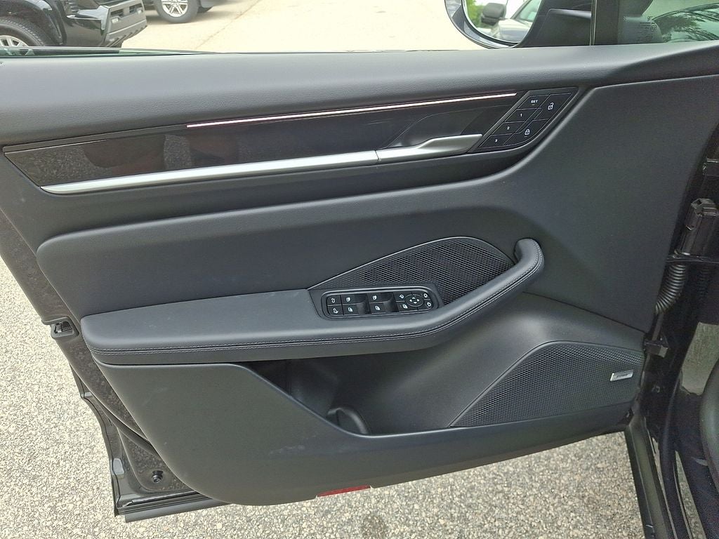 2025 Porsche Macan Electric Base