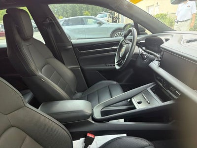 2025 Porsche Macan Electric Base