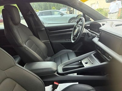 2025 Porsche Macan Electric Base