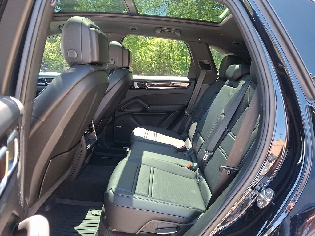 2021 Porsche Cayenne E-Hybrid Base