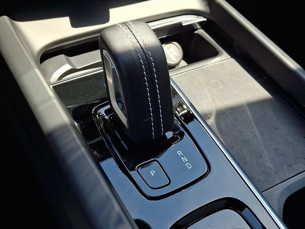 2022 Volvo XC60 Recharge Plug-In Hybrid T8 R-Design