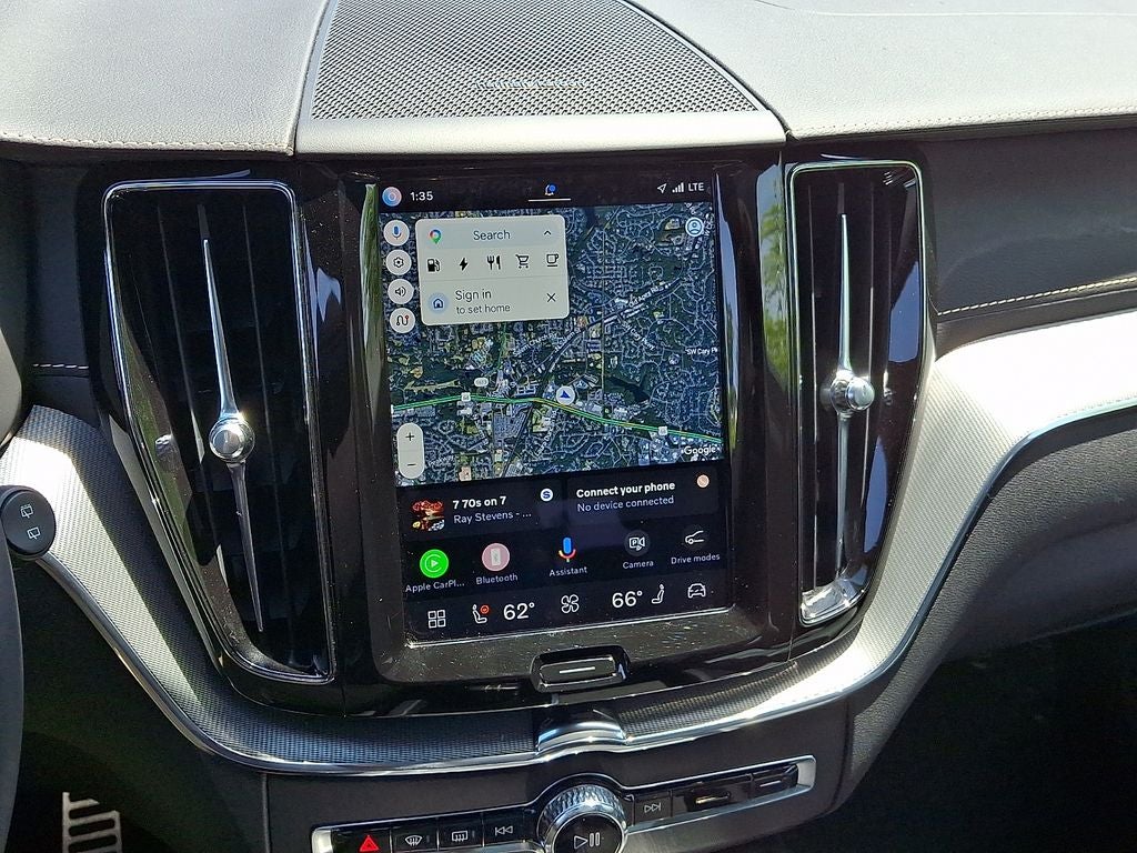 2022 Volvo XC60 Recharge Plug-In Hybrid T8 R-Design