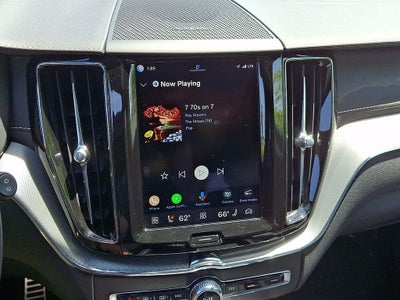 2022 Volvo XC60 Recharge Plug-In Hybrid T8 R-Design