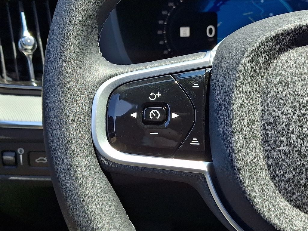 2022 Volvo XC60 Recharge Plug-In Hybrid T8 R-Design