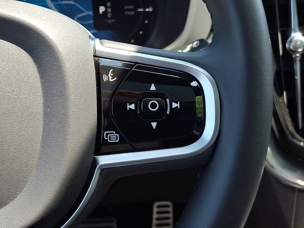 2022 Volvo XC60 Recharge Plug-In Hybrid T8 R-Design