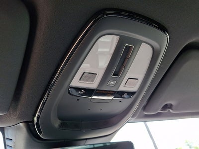 2022 Volvo XC60 Recharge Plug-In Hybrid T8 R-Design
