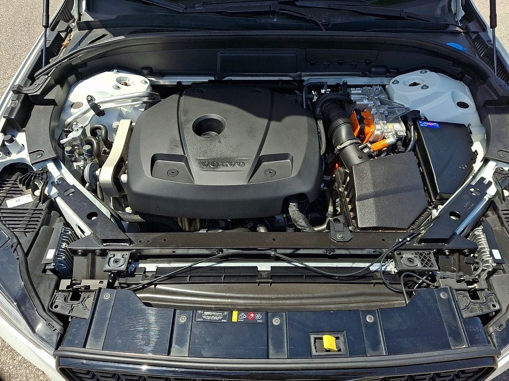 2022 Volvo XC60 Recharge Plug-In Hybrid T8 R-Design